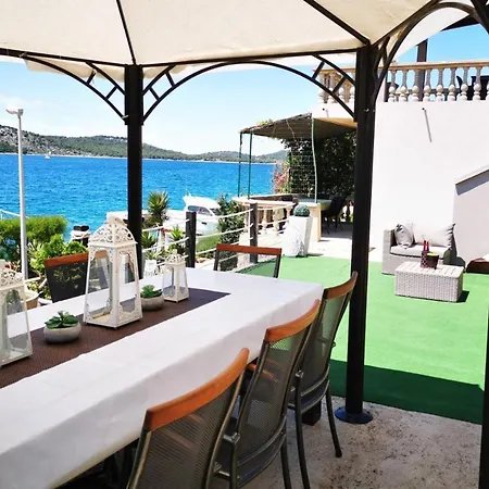 Apartman By The Sea - 20012 *