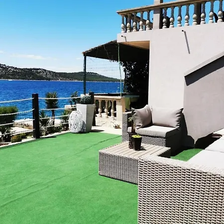 By The Sea - 20012 Apartman *