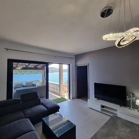 Apartman By The Sea - 20012 *