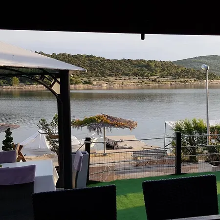 By The Sea - 20012 Apartman *