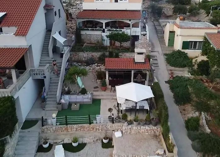 Appartement By The Sea - 20012 *